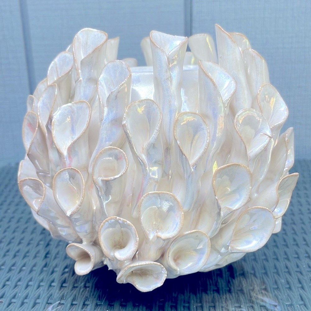 Shimora Iridescent Porcelain Oceanic Shell Art  Centerpiece 6” Original Sticker